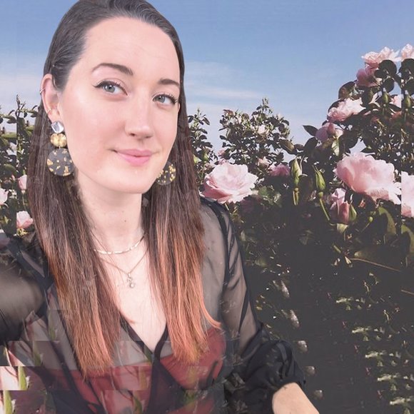 Meet your Posher, Zoe - Picture 2 of 2